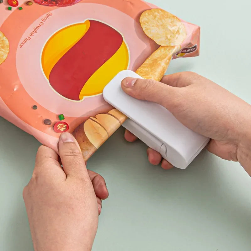 Portable Mini Heat Bag Packaging Sealer Plastic Bag Clip Sealing Machine Food Storage Snack Sealing Kitchen Gadget